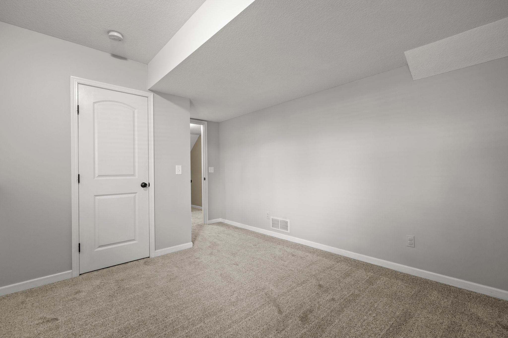 75-web-or-mls-2147 Ponds Ct-215.jpg