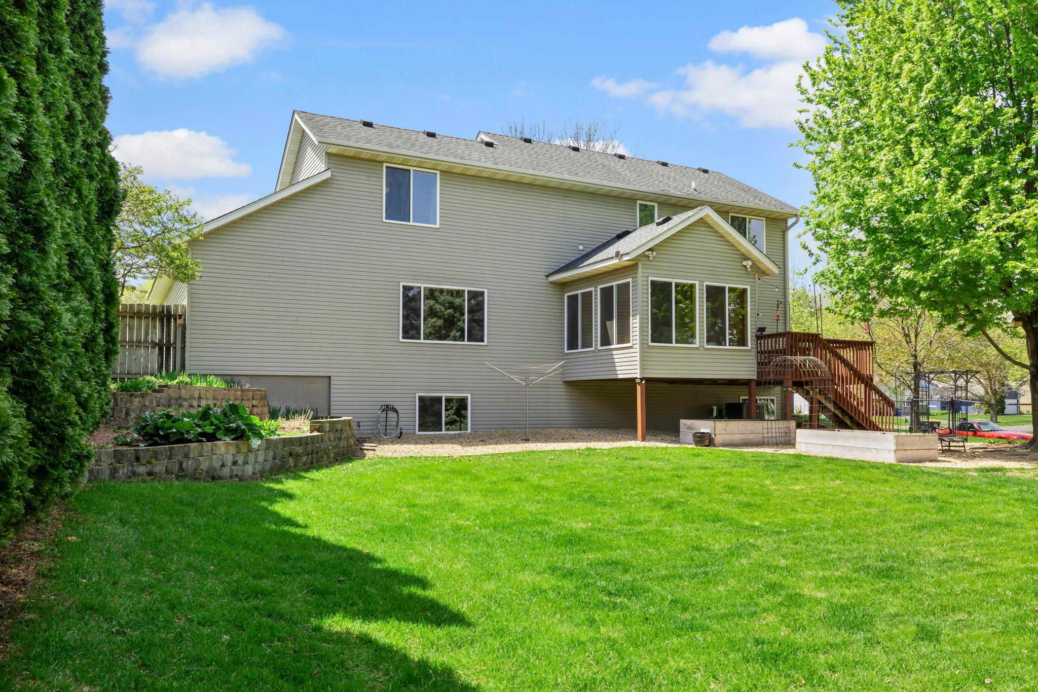 91-web-or-mls-2147 Ponds Ct-419.jpg