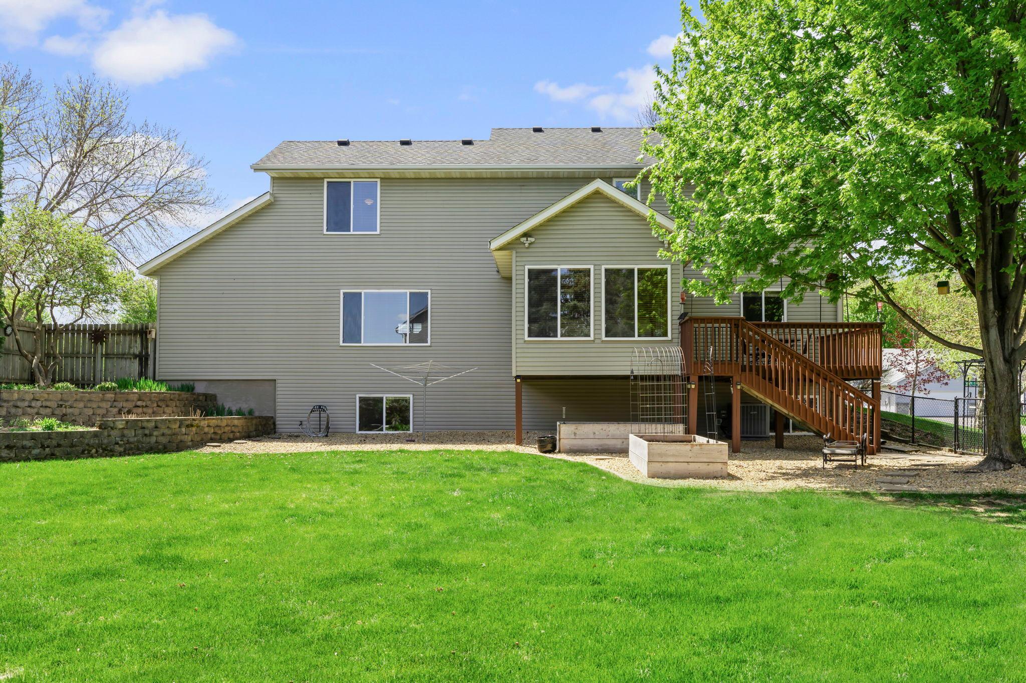 90-web-or-mls-2147 Ponds Ct-414.jpg