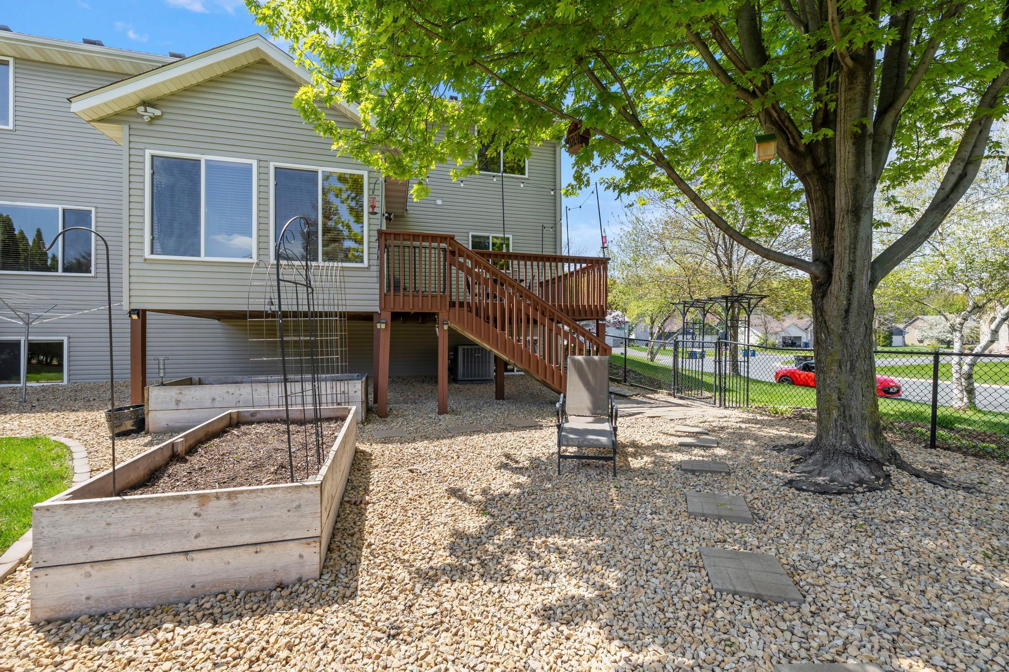 87-web-or-mls-2147 Ponds Ct-399.jpg