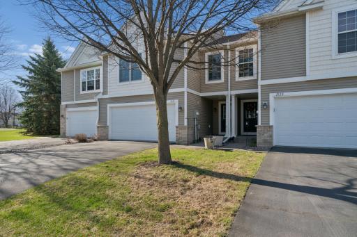 2121 Saint Johns Court, Saint Paul, MN 55129