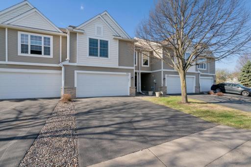 2121 Saint Johns Court, Saint Paul, MN 55129