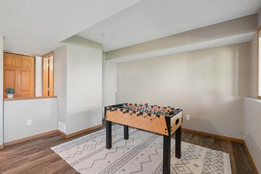 2121 Saint Johns Court, Saint Paul, MN 55129