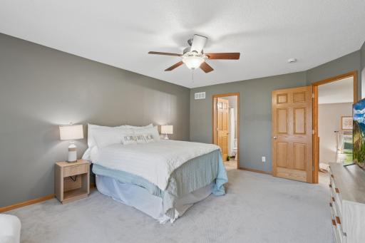 2121 Saint Johns Court, Saint Paul, MN 55129