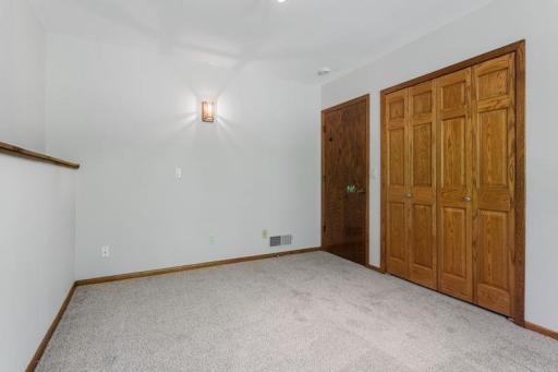 1948 Crown Point Drive, Saint Paul, MN 55118