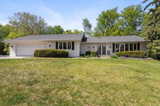 1948 Crown Point Drive, Saint Paul, MN 55118