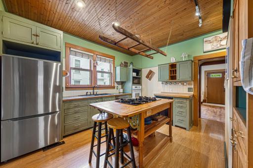 306 3rd Avenue NE, Waseca, MN 56093