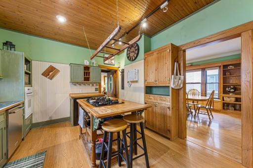 306 3rd Avenue NE, Waseca, MN 56093