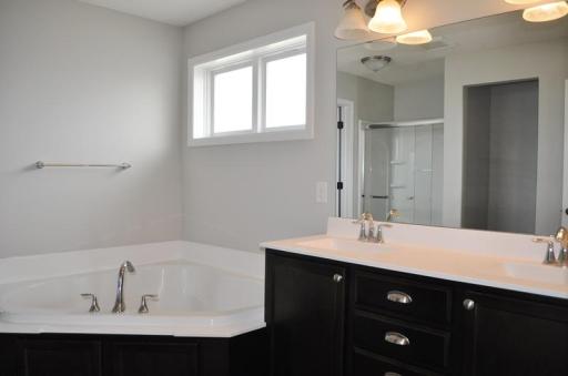 6886 Jewel Avenue S, Cottage Grove, MN 55016