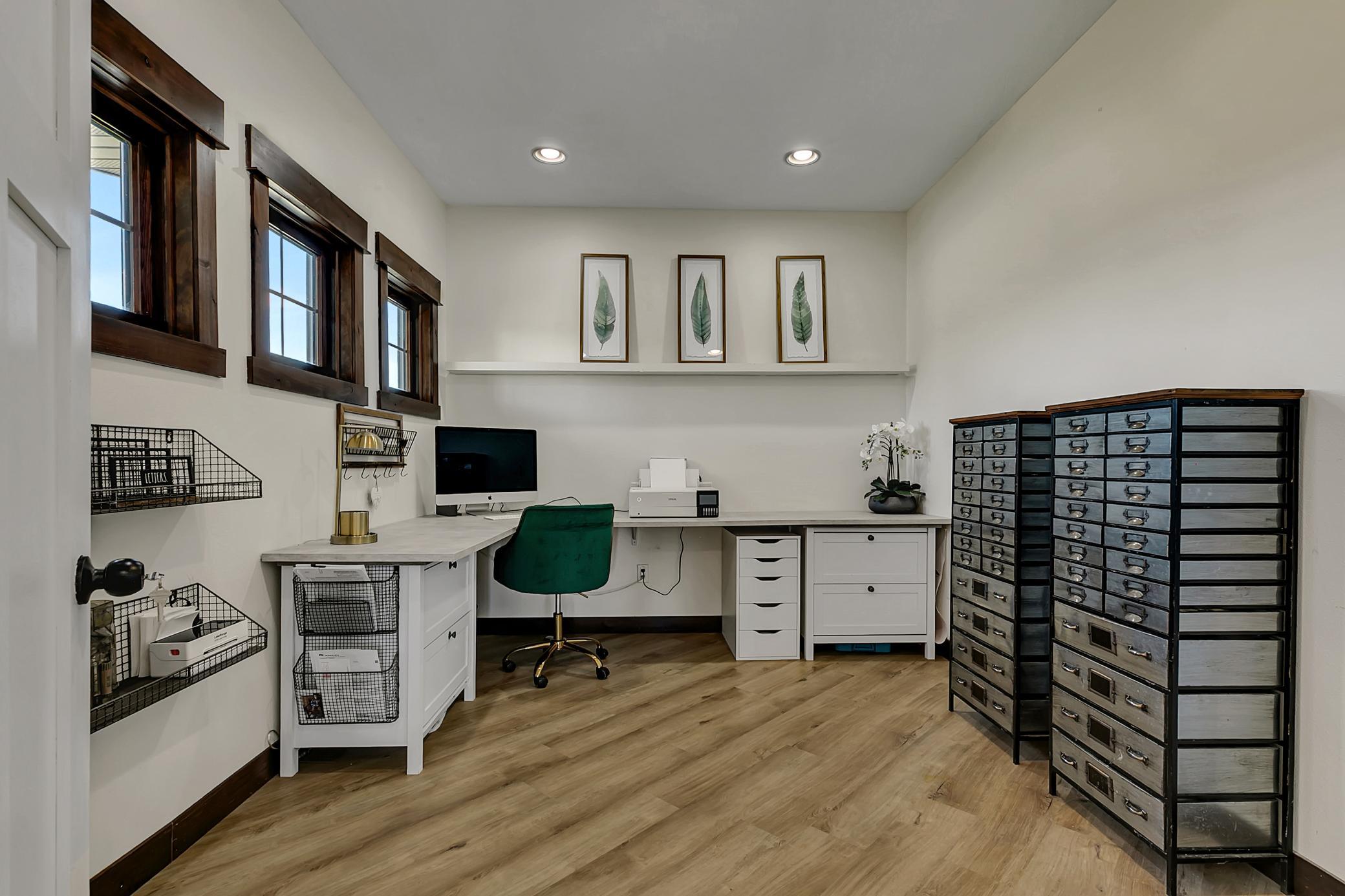 Main level office