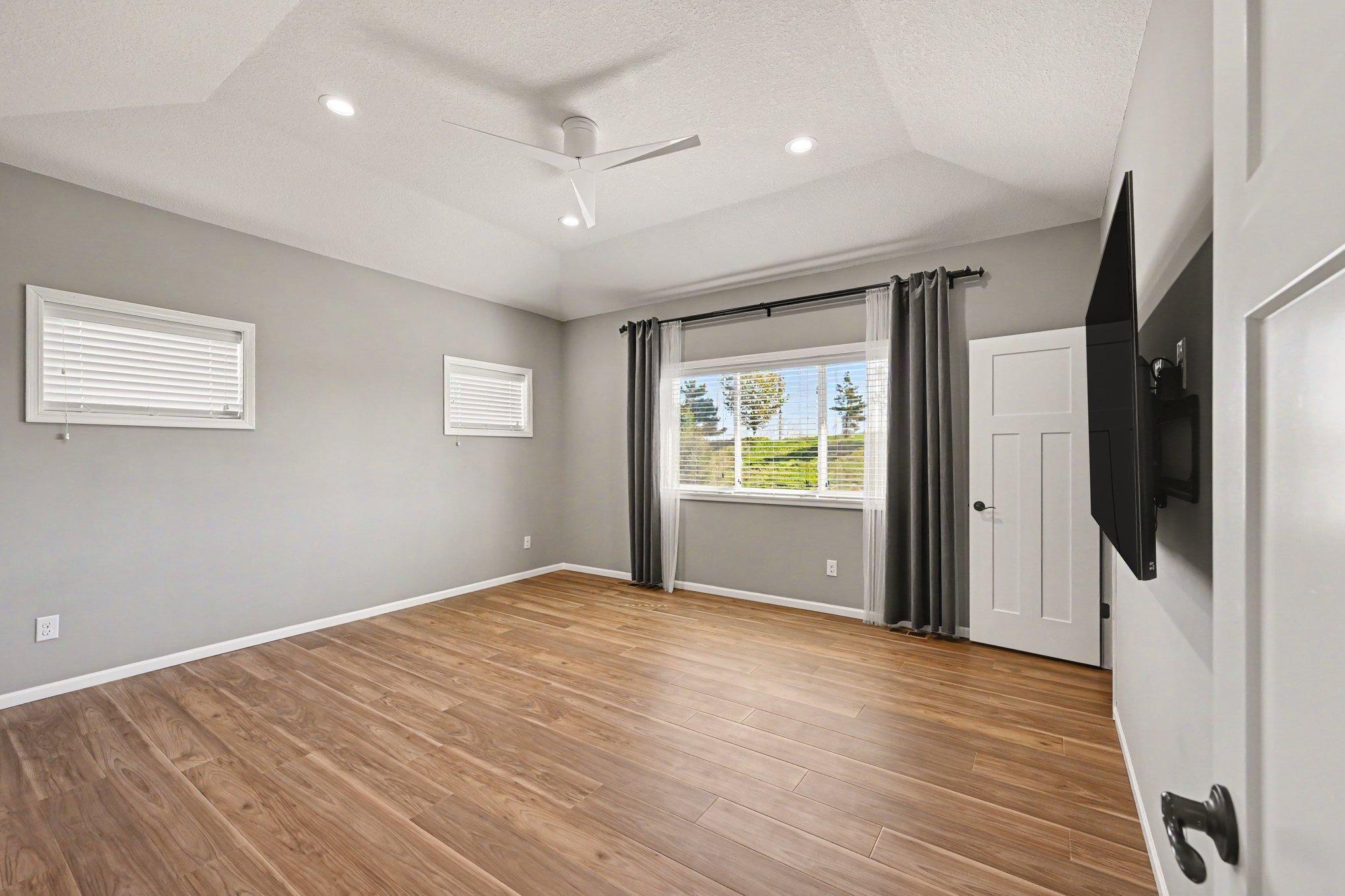 Main level primary bedroom