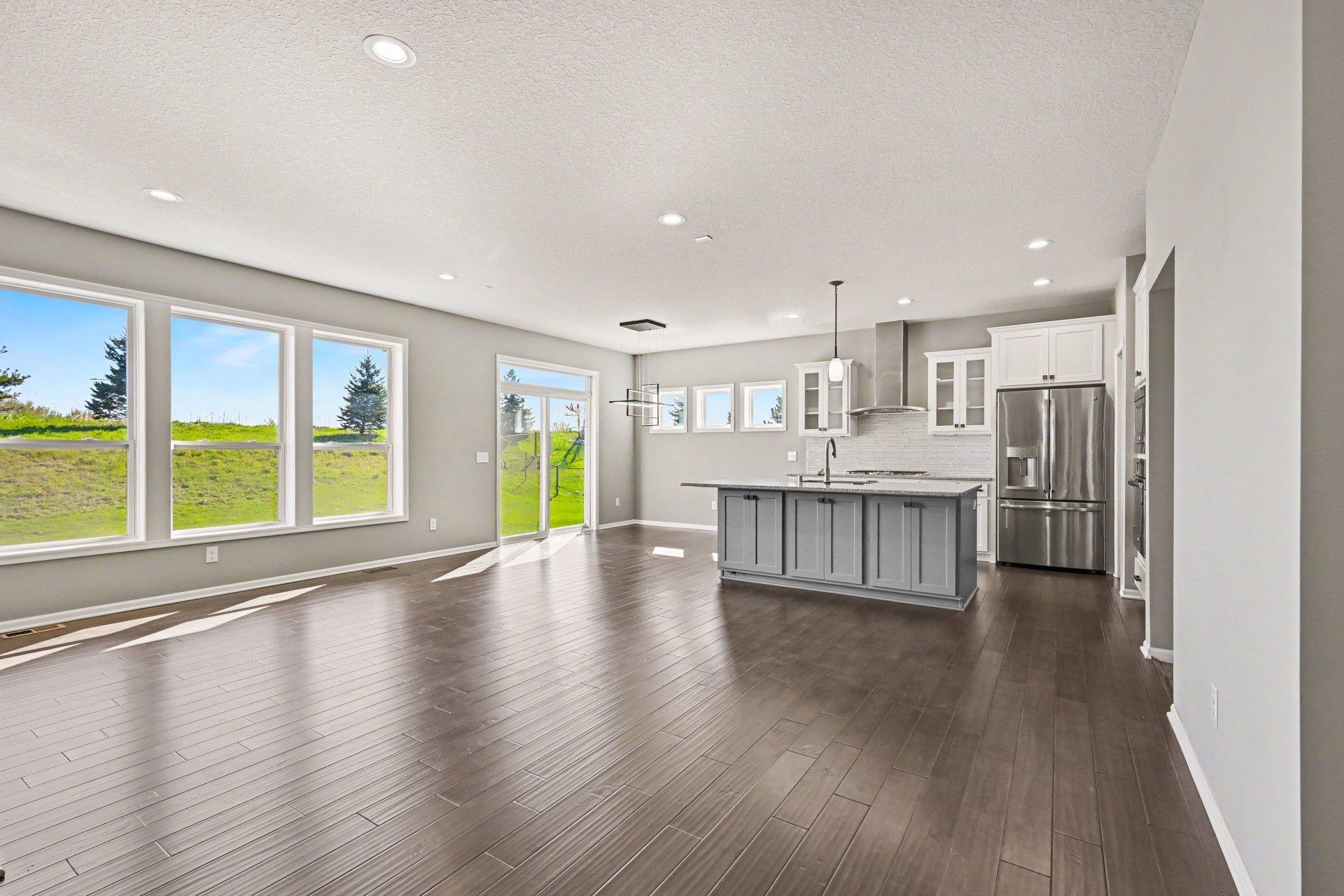 Open floorplan with lots of natural light
