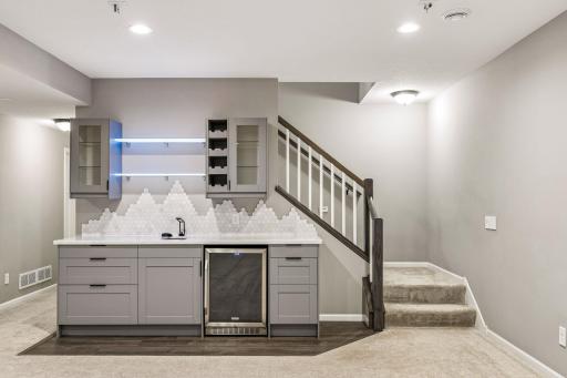 16122 Estate Lane, Lakeville, MN 55044