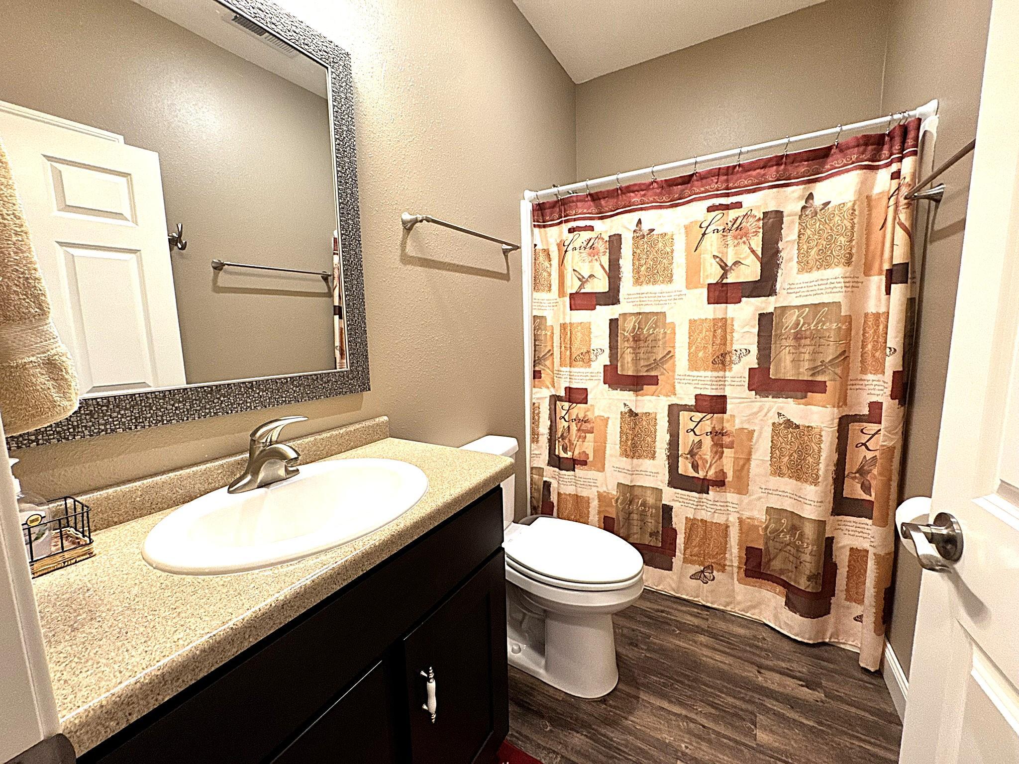 Guest Full Bathroom.JPEG