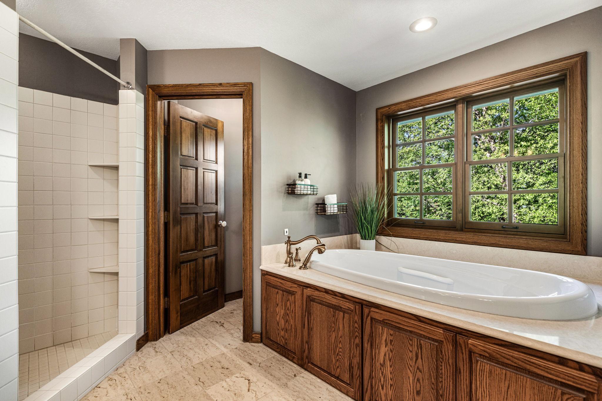 Unwind after a long day in this amazing jetted tub!