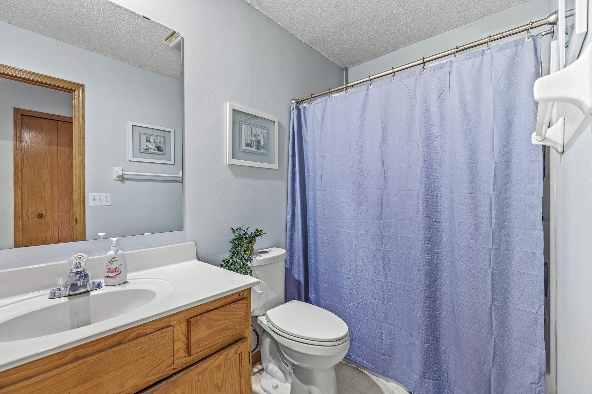 Upper level full bath