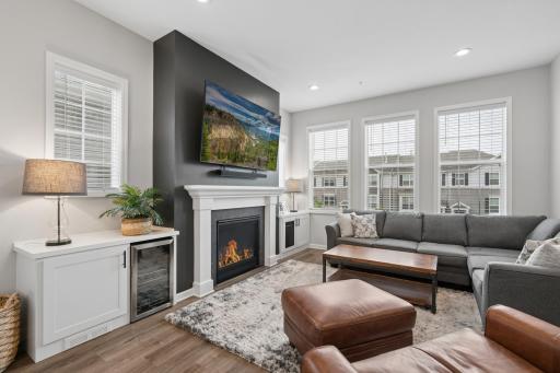 8064 Central Park Way N, Maple Grove, MN 55369
