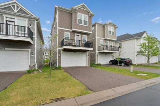 8064 Central Park Way N, Maple Grove, MN 55369