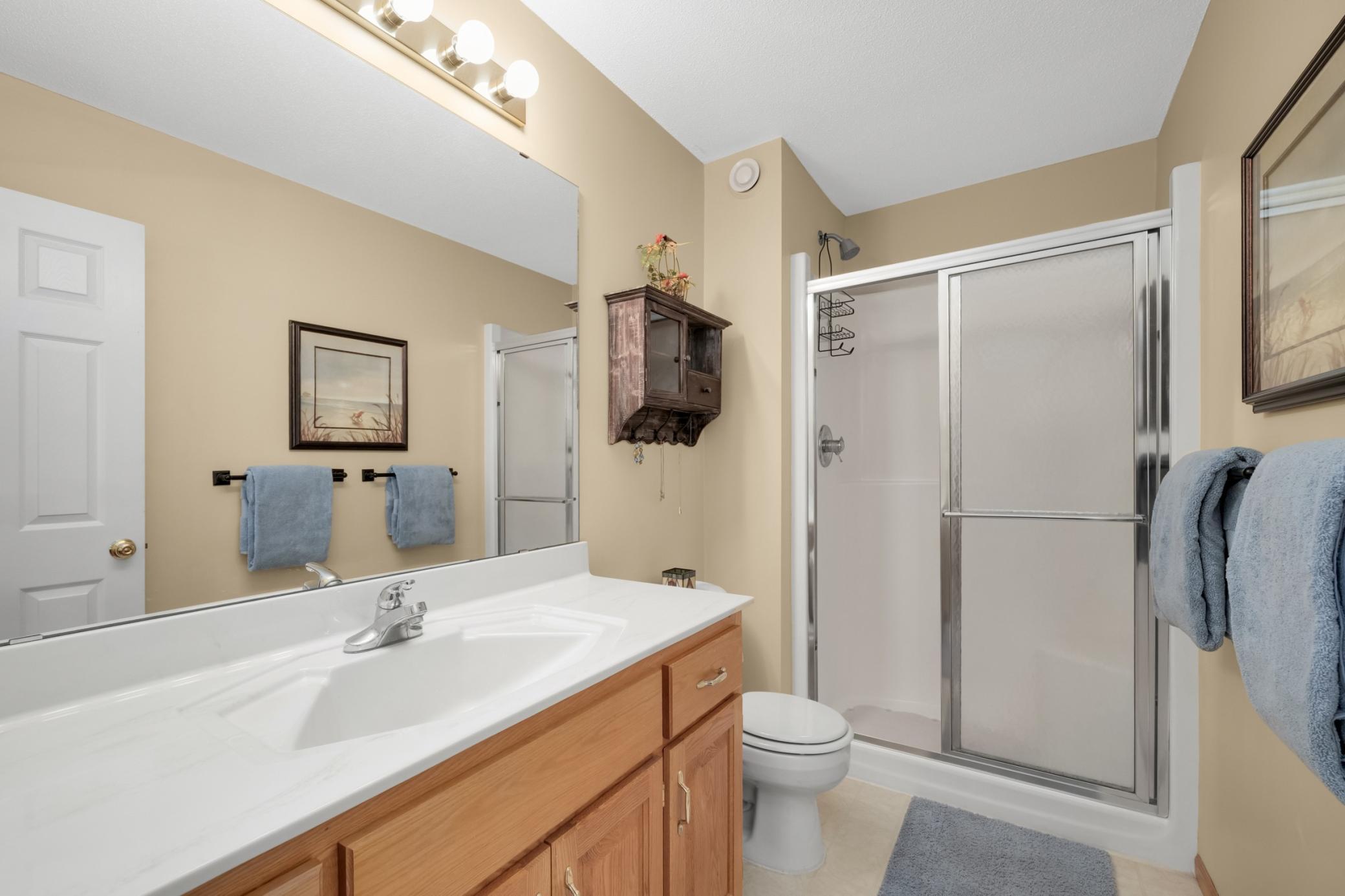 12-Primary Bath.jpg