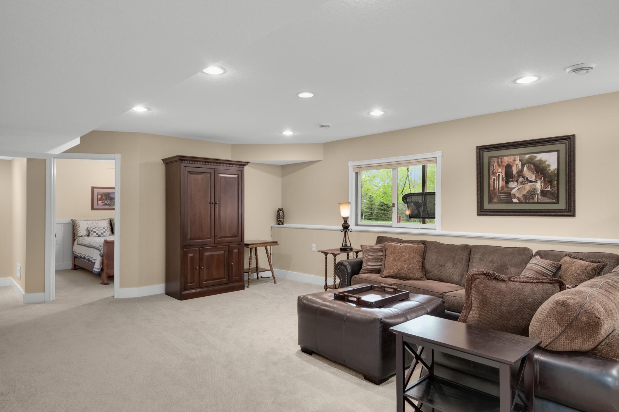 16-Basement 2.jpg