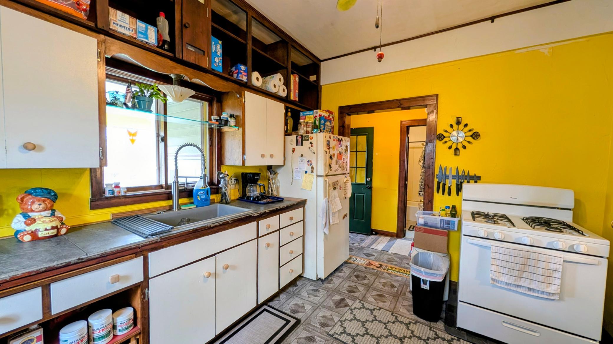 140 4th St NE McIntosh