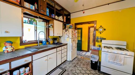 140 4th St NE McIntosh