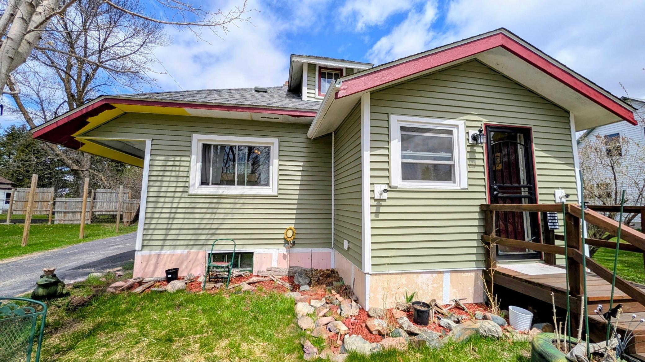 140 4th St NE McIntosh