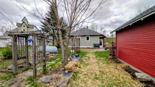 140 4th St NE McIntosh