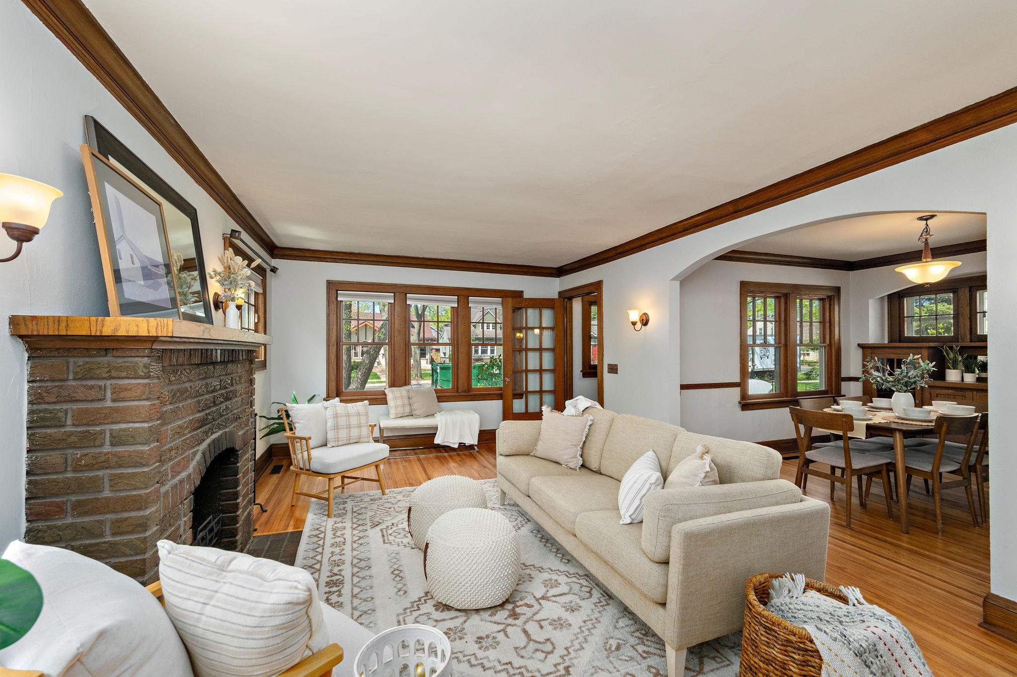Living room with Crown Millwork
