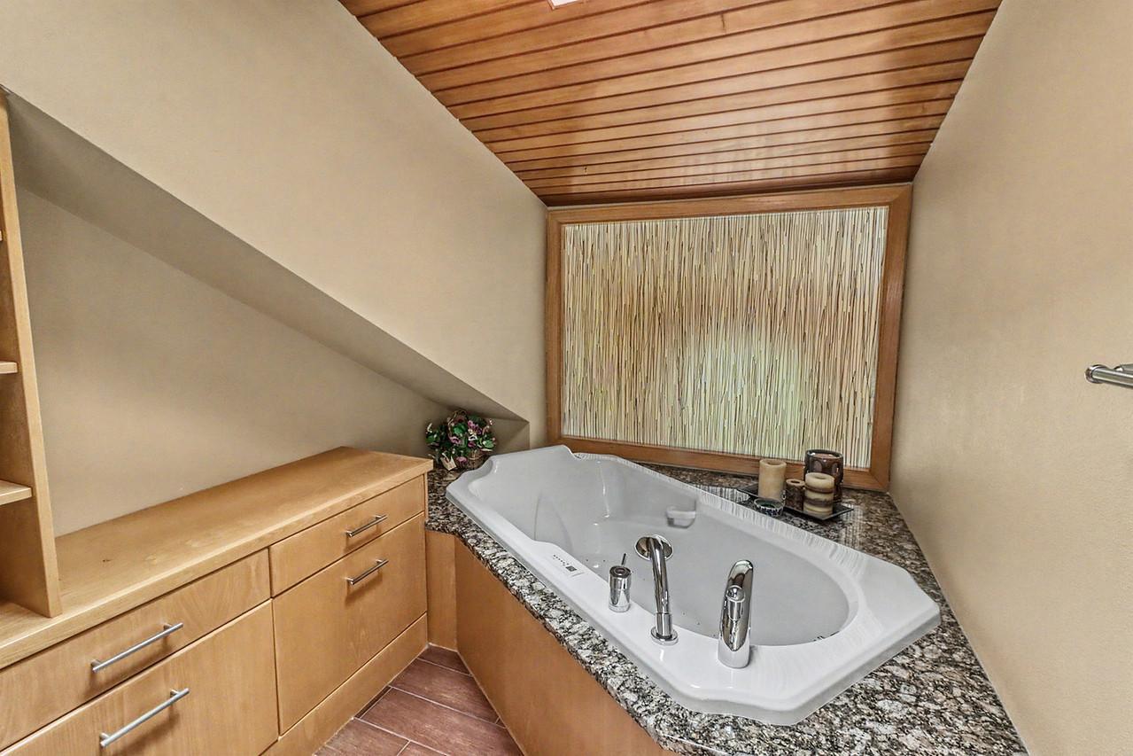 Primary Bathroom- Jetted tub