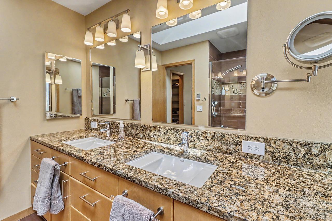 Primary Bath w/ dual vanity