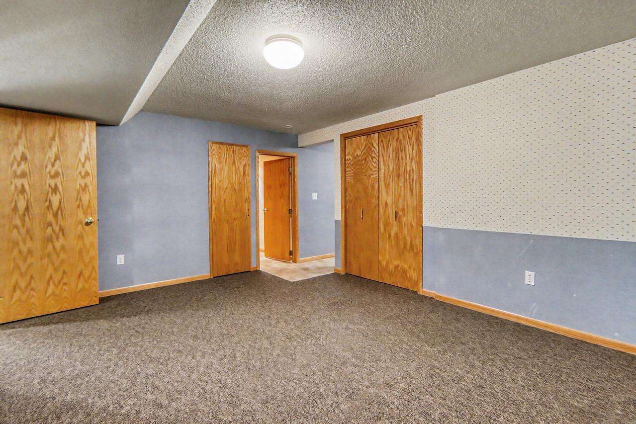 Basement Bedroom1_2