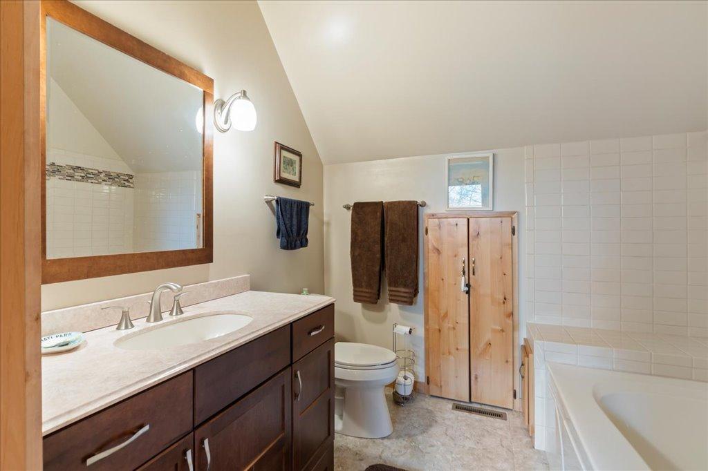 Full Bathroom Upstairs