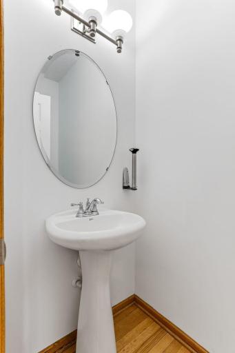 23-web-or-mls-17993-Fullerton-Ct_Interiors-20.jpg