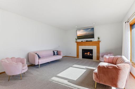 18-web-or-mls-17993-Fullerton-Ct_Interiors-15.jpg
