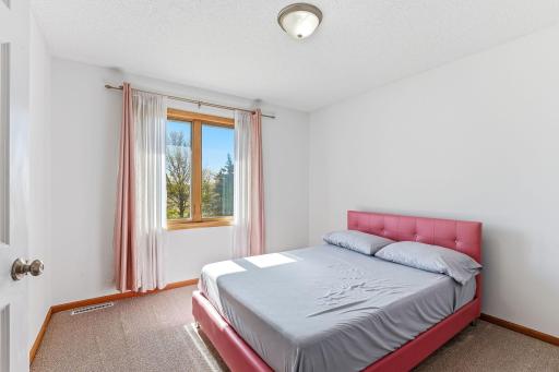 33-web-or-mls-17993-Fullerton-Ct_Interiors-30.jpg