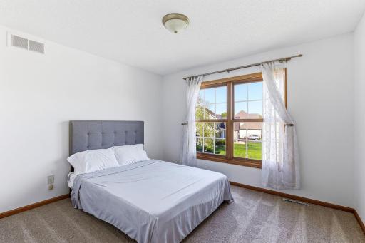 35-web-or-mls-17993-Fullerton-Ct_Interiors-32.jpg