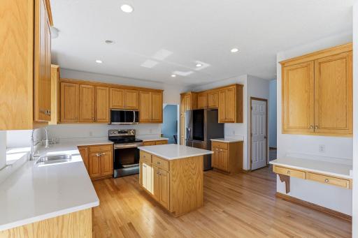13-web-or-mls-17993-Fullerton-Ct_Interiors-10.jpg