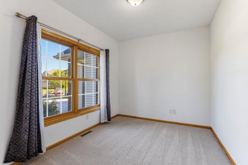 6-web-or-mls-17993-Fullerton-Ct_Interiors-03.jpg