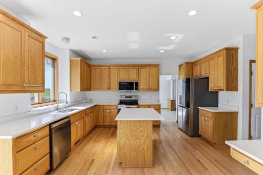 14-web-or-mls-17993-Fullerton-Ct_Interiors-11.jpg