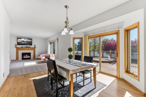 16-web-or-mls-17993-Fullerton-Ct_Interiors-13.jpg