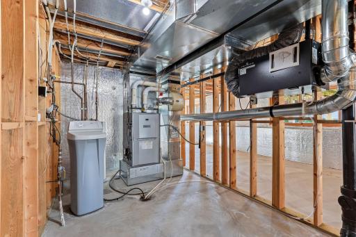 40-web-or-mls-17993-Fullerton-Ct_Interiors-37.jpg
