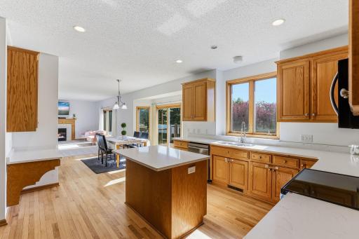 12-web-or-mls-17993-Fullerton-Ct_Interiors-09.jpg