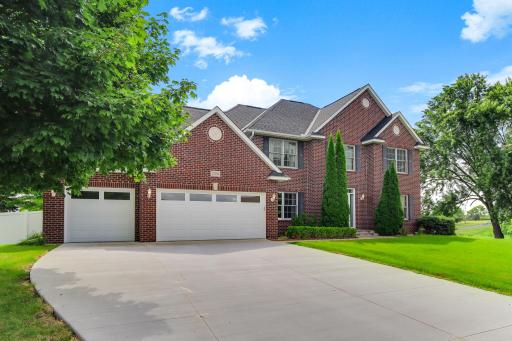 17993 Fullerton Court, Lakeville, MN 55044