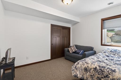 14302 Shore Crest Drive NW, Prior Lake, MN 55372