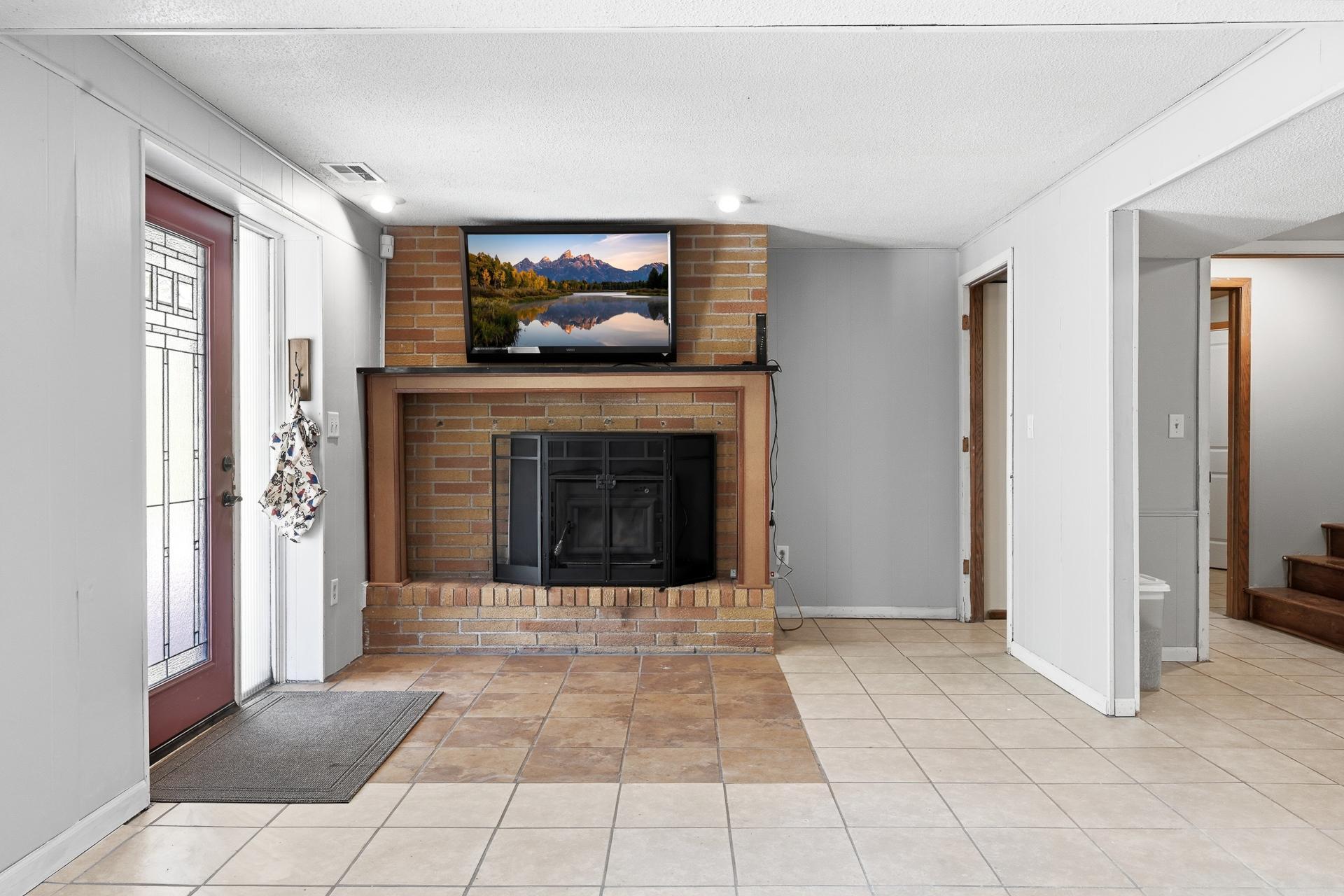 71 B St MLS-75.jpg