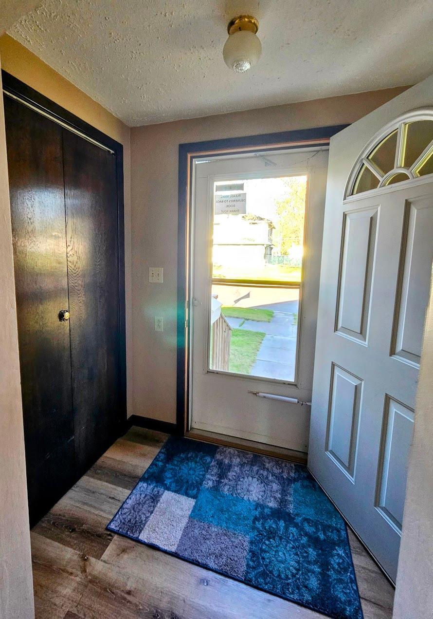 Front entry on the east side with large entry closet.jpg