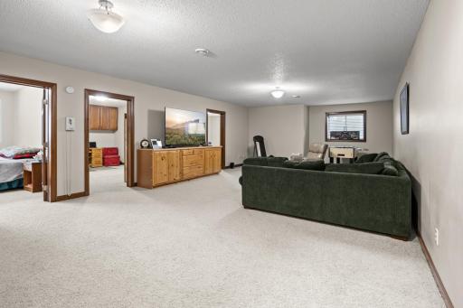 1363 Highpointe Drive N, Fargo, ND 58102