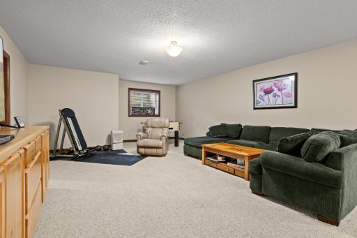 1363 Highpointe Drive N, Fargo, ND 58102