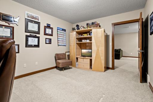 1363 Highpointe Drive N, Fargo, ND 58102